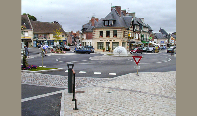 Art Bloc / Pont L'Evêque